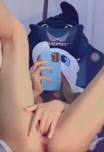 เจ้าแมวส้มเงี่ยนจัด นั่งซอยหีตัวเองโคตรโหด นิ้วล้วงทะลวงรูตูด-หี ร้องครางลั่นน้ำแตกพุ่งเต็มที่นอน
