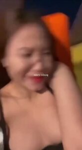 นัดหีสดในห้องพักม่านปิด ซอยหีฟิตแน่นจนน้ำเงี่ยนไหล ควยยัดลึกแตกคาหีครางเสียวลั่นห้อง