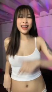 คลิปหลุดนัดเย็ดสาวไทยหีเนียนโดนควยใหญ่ซอยยับ แตกในคาหีเต็มรู