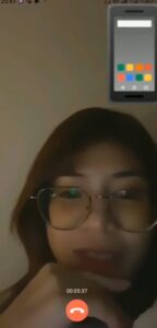 คลิปหลุด นักศึกษาหน้าใส่แว่นซอยหีตัวเองโคตรมัน น้ำเงี่ยนพุ่งกระจายเต็มเตียง ครางเสียวลั่น