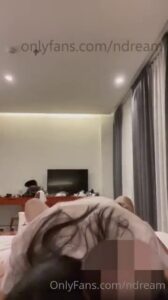คลิปหลุด น้องดรีม Onlyfans นักศึกษานมเล็ก โดนควยใหญ่เย็ดสดคาชุดนักศึกษา ซอยหีแตกในโรงแรม