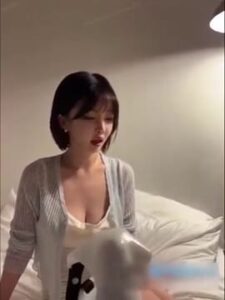 สาวญี่ปุ่นตัวเล็กหน้าบริสุทธิ์ โดนแฟนซอยหีด้วยควยใหญ่แรงๆ หลังยัดหีด้วยดิลโด้จนน้ำเงี่ยนทะลักแตกในคาห้องนอน
